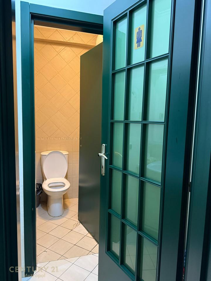 Njësi Biznesi Unike për Shitje në Qendër të Bllokut