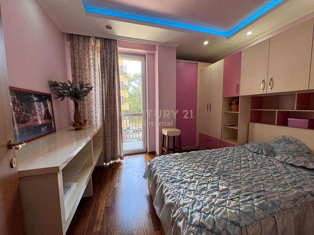Apartment 2+1+2+ parking for rent in Ambasador 2