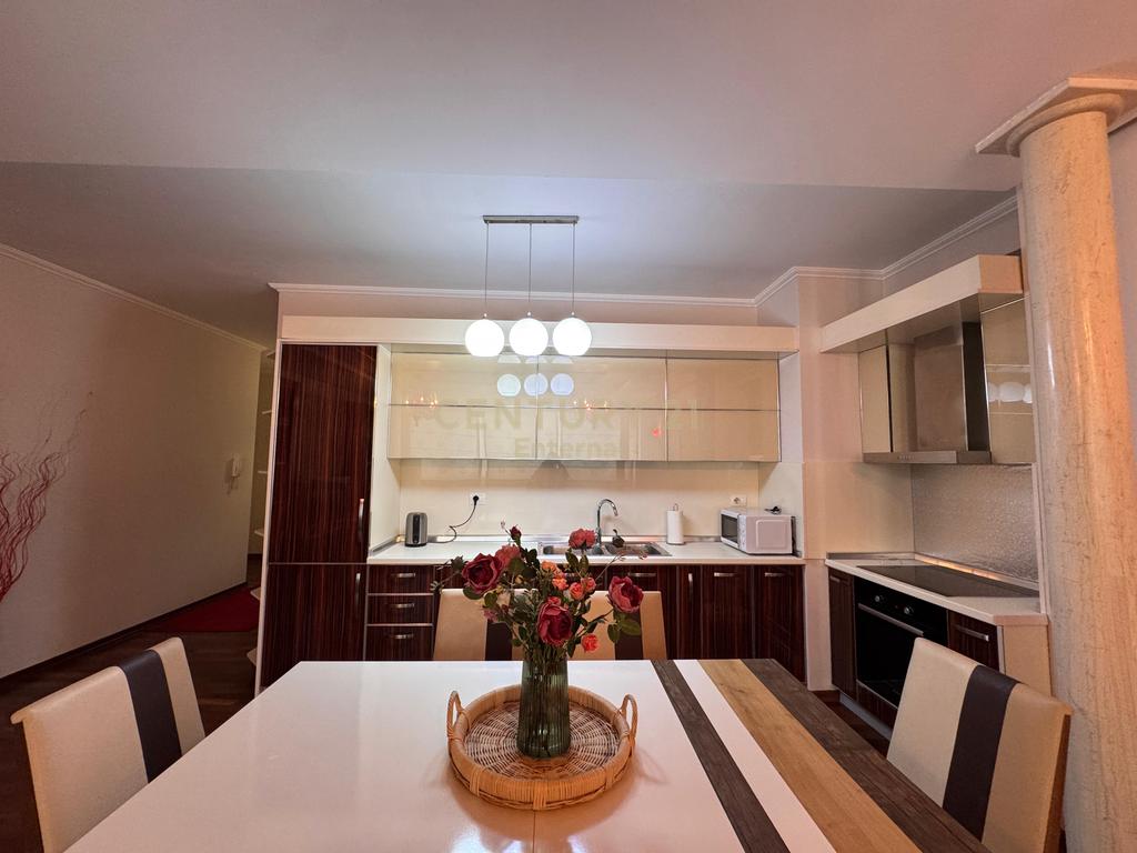 Apartment 2+1+2+ parking for rent in Ambasador 2