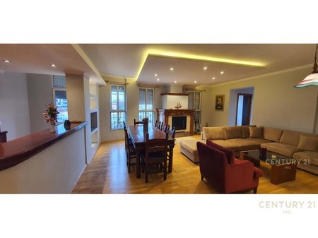 Apartament 3+1+2 ne Qender te Tiranes!