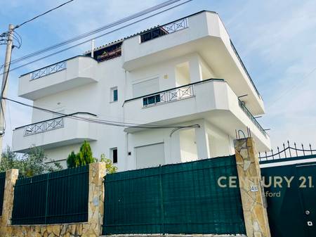 Apartament 3+1+2 per SHITJE ne Shkoze