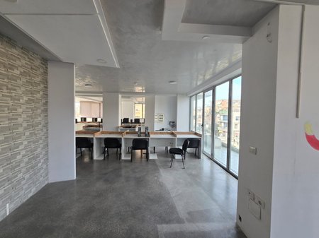 NJESI PER QIRA  PRANE BULEVARDIT"ISMAIL QEMALI"!