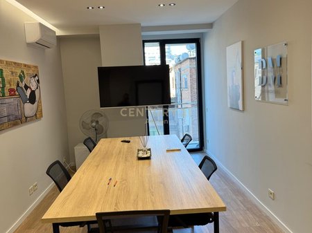 ZYRE PER QIRA ,RESIDENCA MINE PEZA!