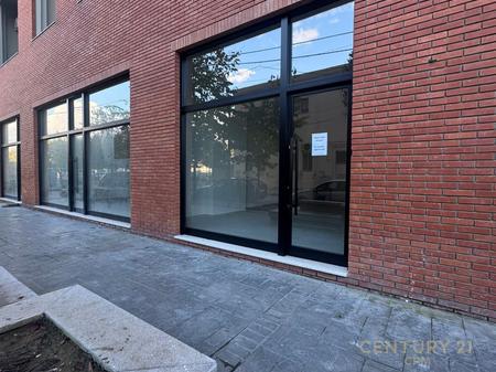 DYQAN BUZE RRUGE PER QIRA PERBALL AMERIKAN 3