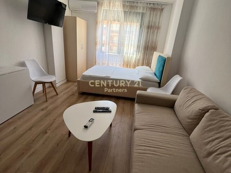 JAPIM ME QIRA GARSONIERE PRANE GRAND BLUE FAFA, GOLEM