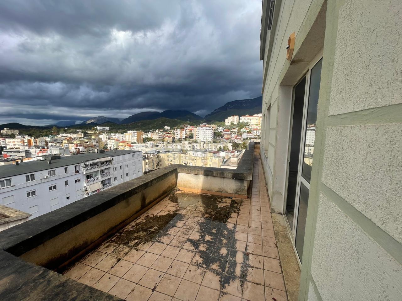 Appartamento 2+1 con Veranda in Vendita, a Fresk