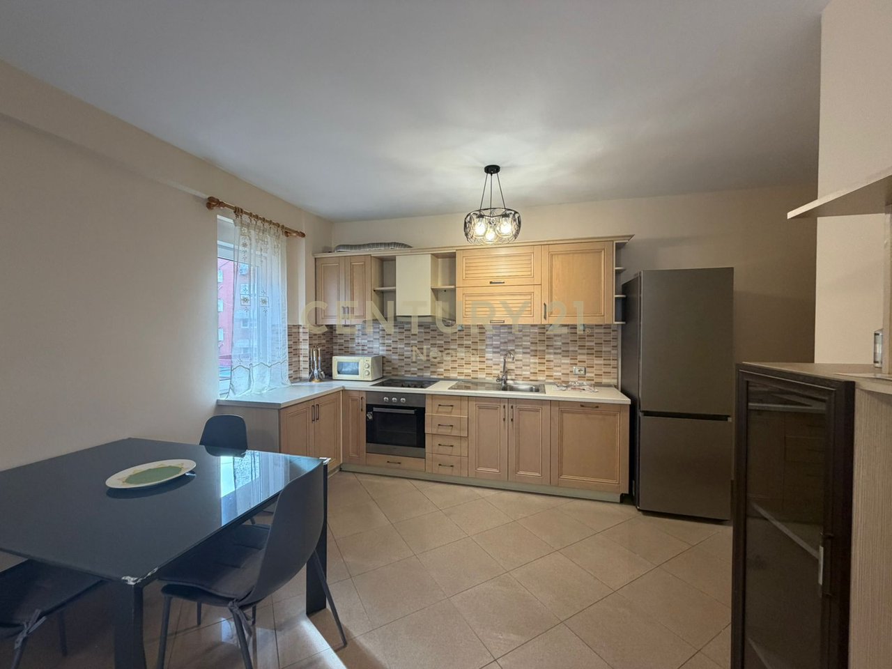 Jepet me Qira  Apartament 2+1+2+ Post Parkimi