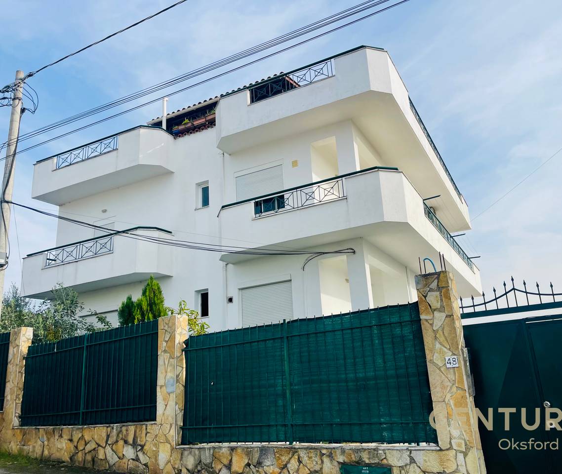 Apartament 3+1+2 per SHITJE ne Shkoze