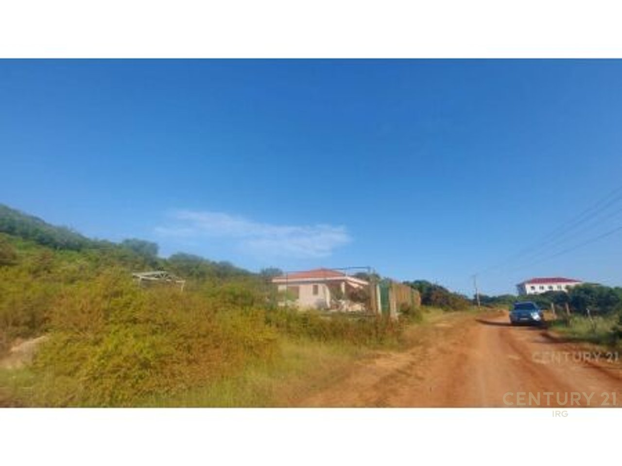 Shtepi + Truall per Shitje ne Jale!