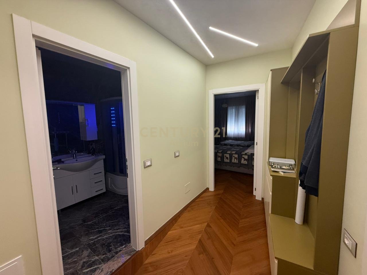 LUXURY 1+1 APARTMENT FOR SALE IN THE HEART OF TIRANA NEAR THE NEW BAZAAR!
