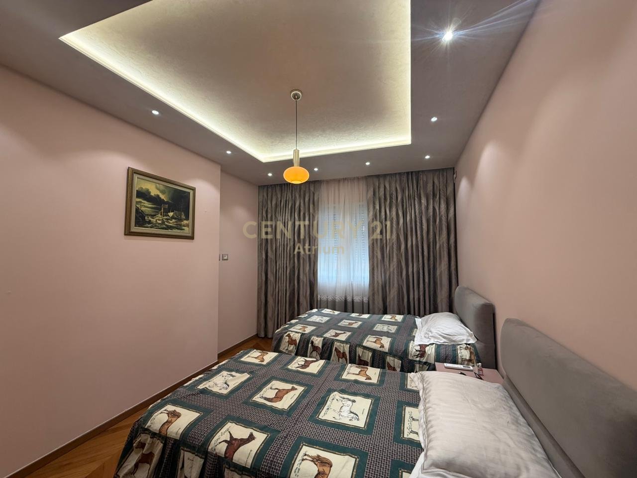 LUXURY 1+1 APARTMENT FOR SALE IN THE HEART OF TIRANA NEAR THE NEW BAZAAR!