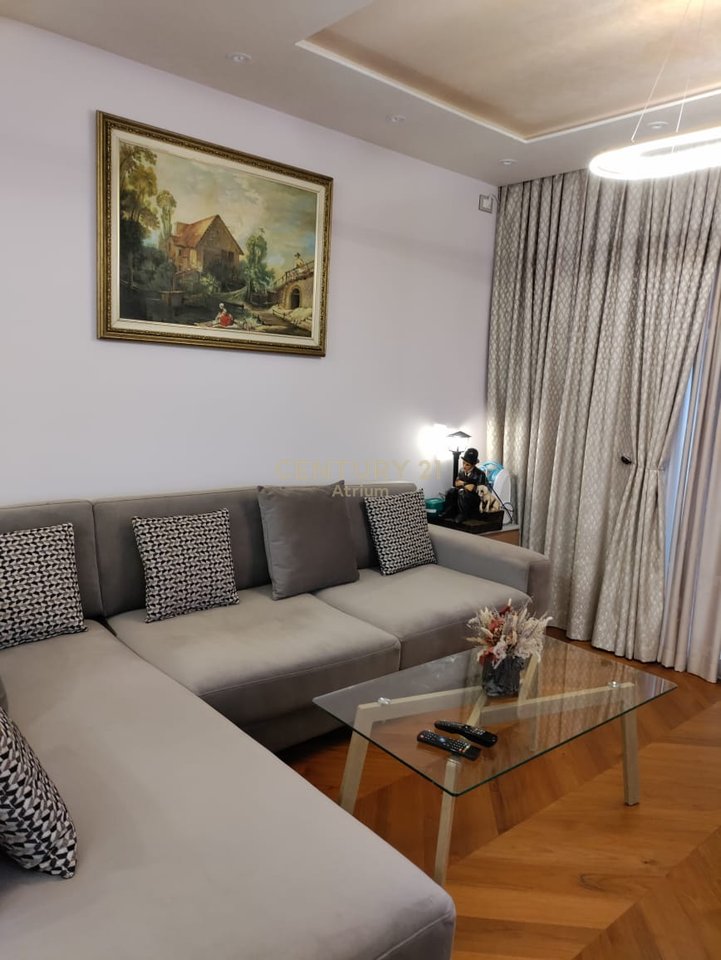 LUXURY 1+1 APARTMENT FOR SALE IN THE HEART OF TIRANA NEAR THE NEW BAZAAR!