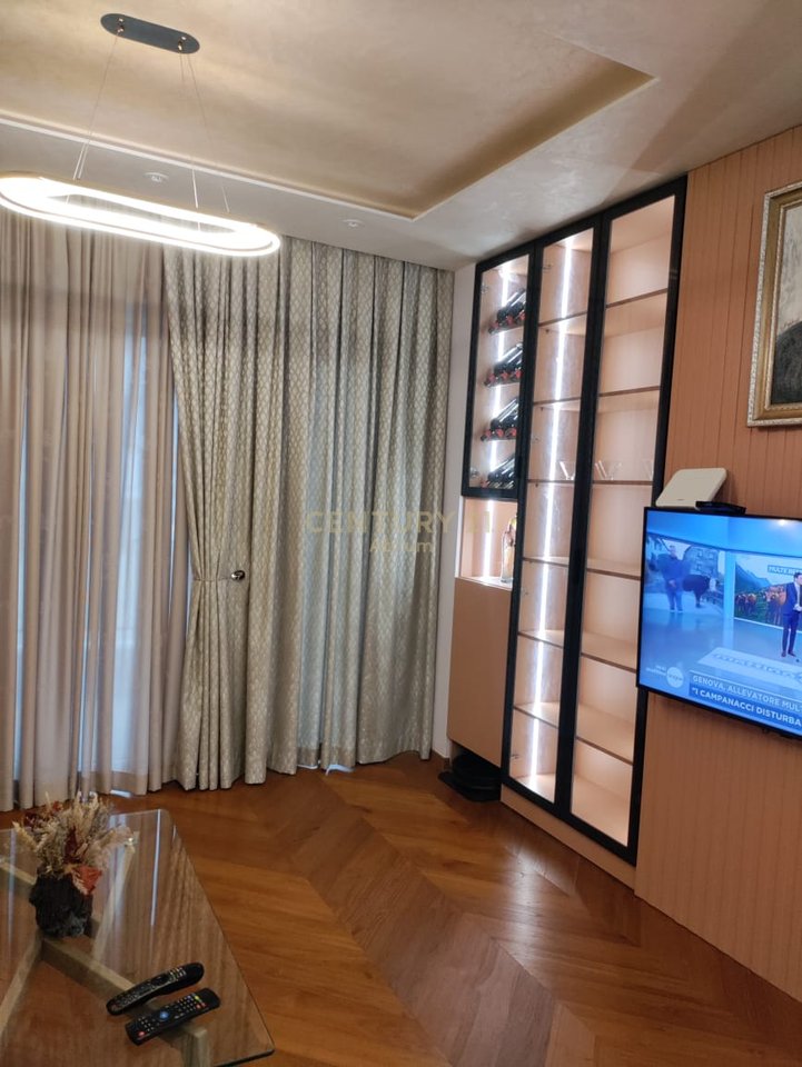 LUXURY 1+1 APARTMENT FOR SALE IN THE HEART OF TIRANA NEAR THE NEW BAZAAR!