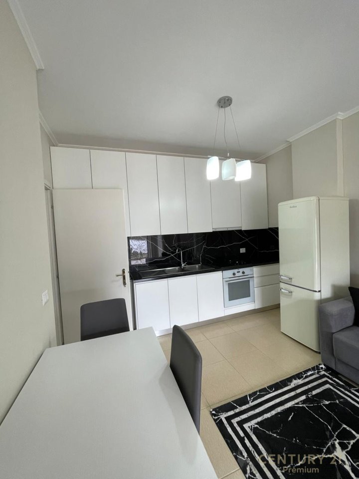 Apartament 2+1+2 Me Qira në Kopshtin Botanik Zoologjik, Tiranë!