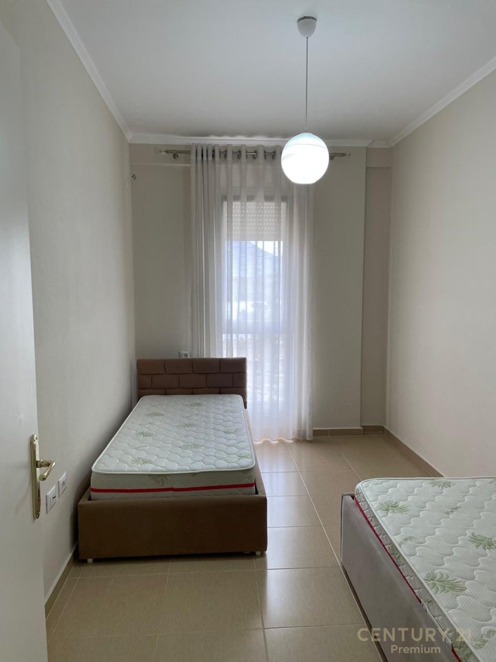 Apartament 2+1+2 Me Qira në Kopshtin Botanik Zoologjik, Tiranë!
