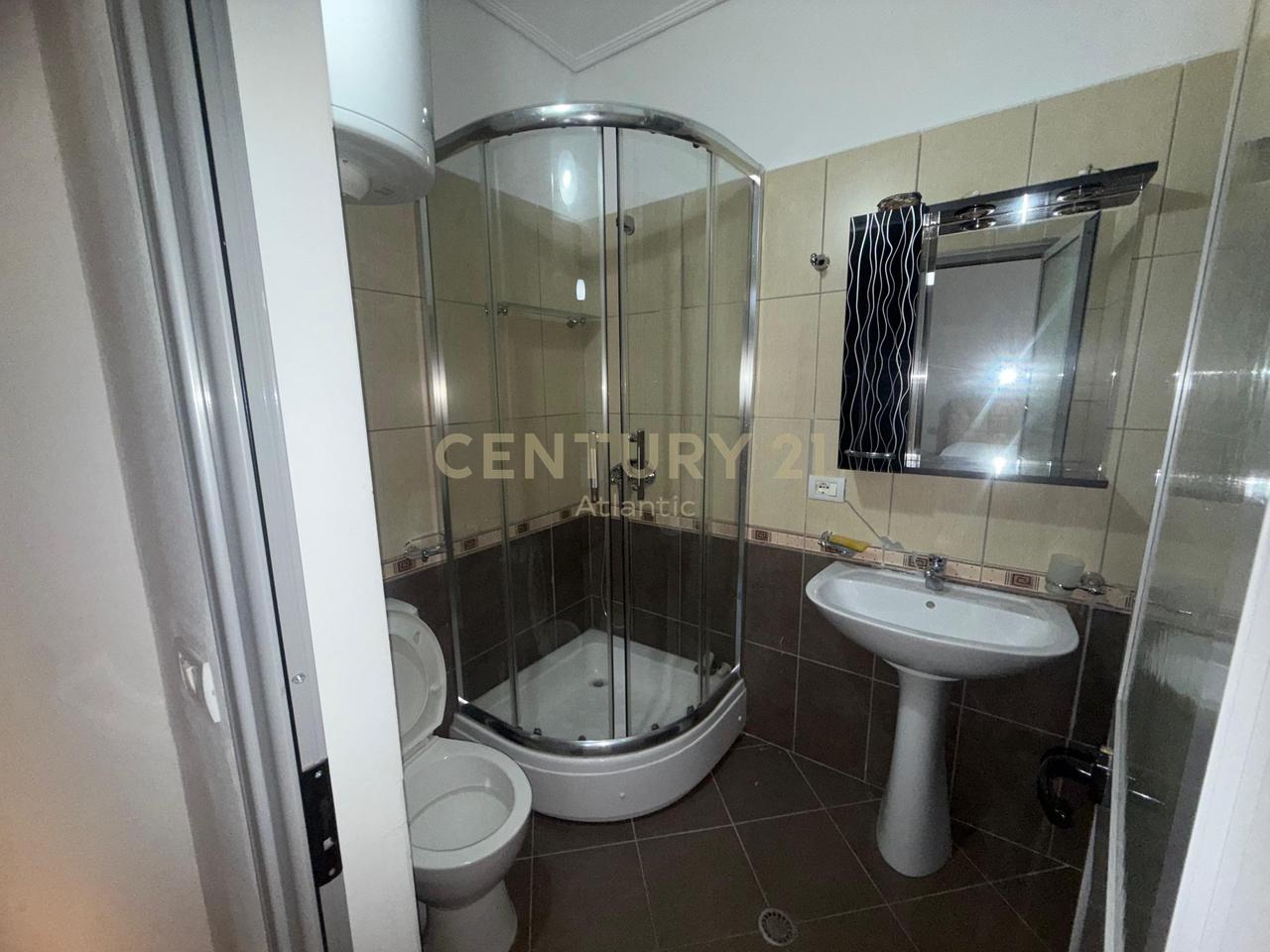 Apartment 2+1+2t + Garage 24.7m2 For Sale at Plazh Hekurudha, Durrës - 143000 | 100 m²