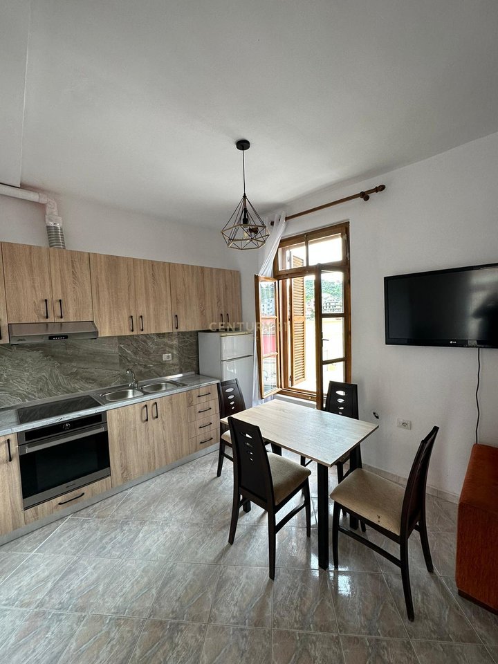 JEPET ME QIRA APARTAMENT 1+1 PRANË QENDRËS HISTORIKE, VLORE!