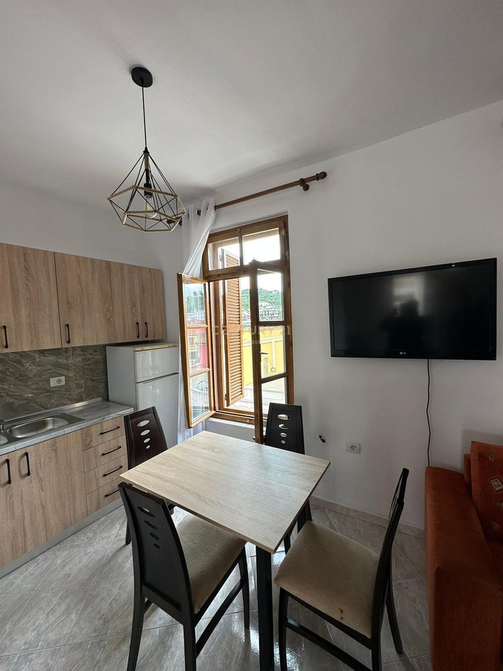 JEPET ME QIRA APARTAMENT 1+1 PRANË QENDRËS HISTORIKE, VLORE!