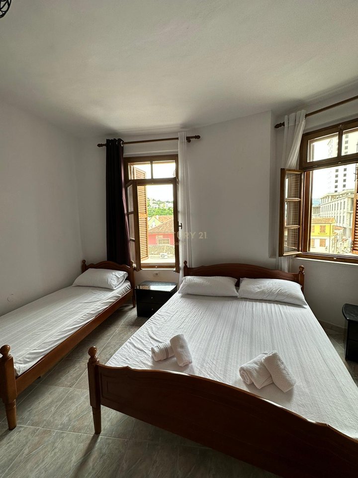 JEPET ME QIRA APARTAMENT 1+1 PRANË QENDRËS HISTORIKE, VLORE!