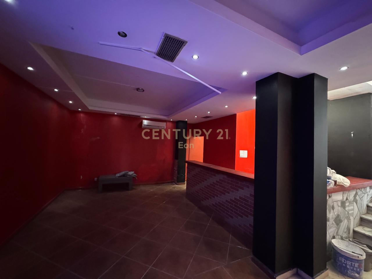 SHITET NJESI 120 M2 TE STACIONI I TRENIT DURRES!