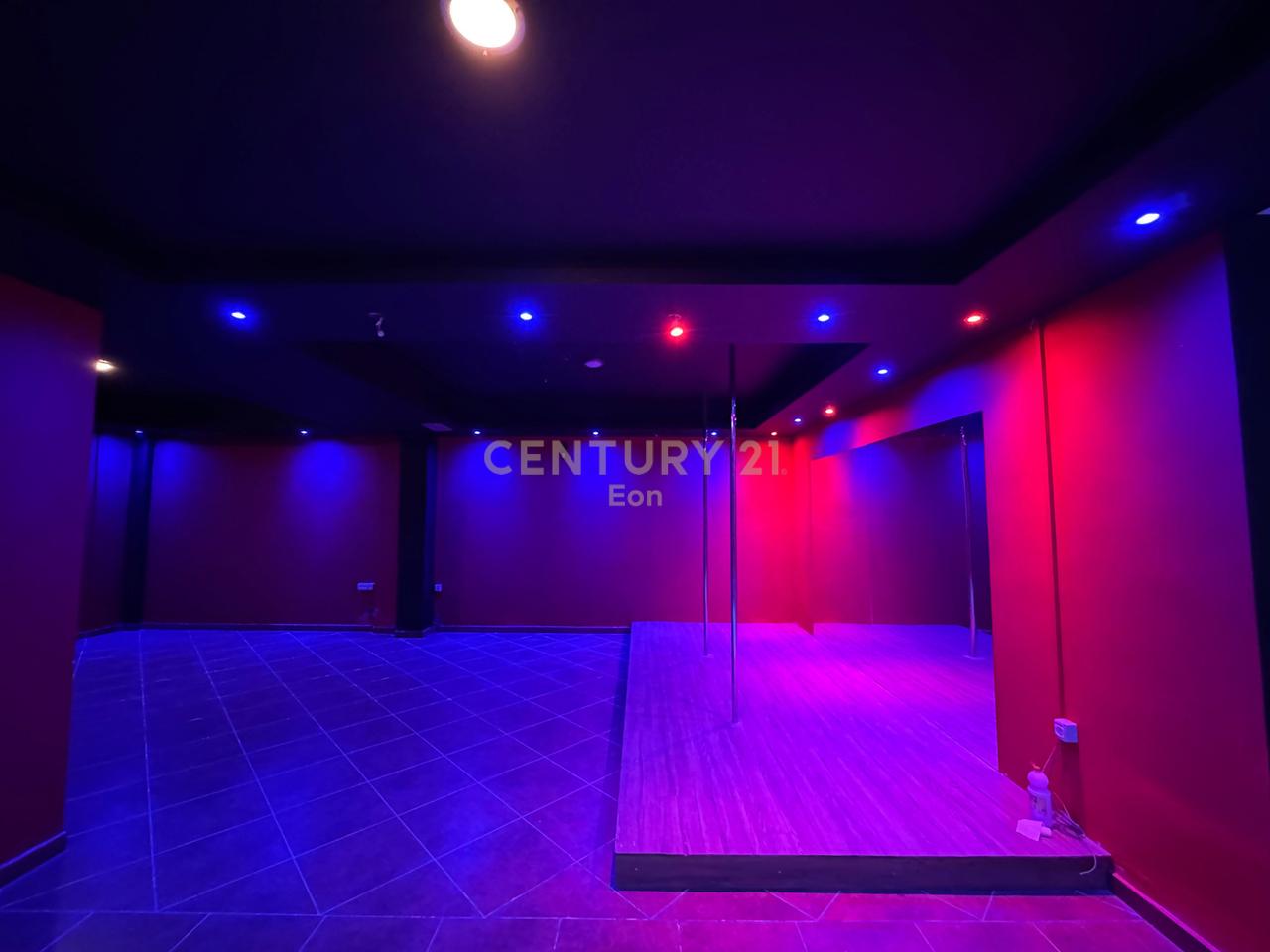 SHITET NJESI 120 M2 TE STACIONI I TRENIT DURRES!