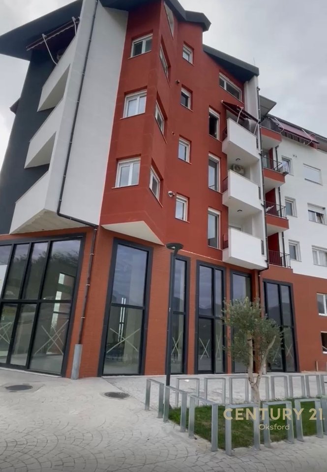 SHITJE EKSKLUZIV - Bar Kafe Hapësirë  – Jaho Residence, Fresku| 170 m² | Fasada Kryesore në Rrugë