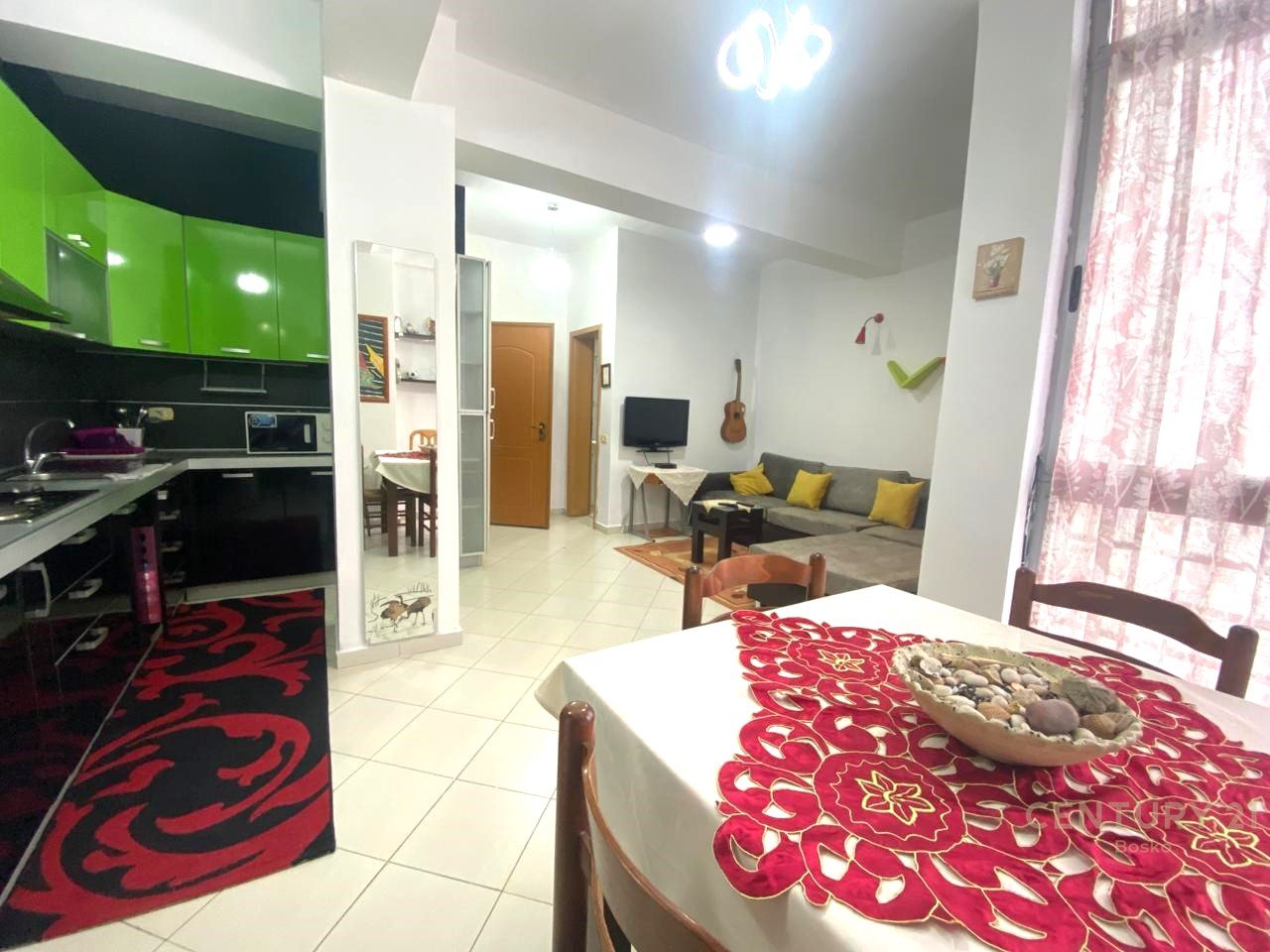 Jepet me Qera 1+1 , Rruga e Kavajes