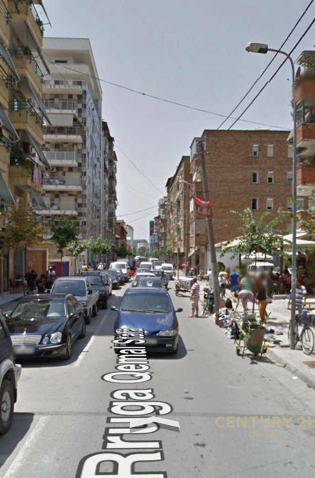 AMBIENT KOMERCIAL PER SHITJE NE ZONEN E PAZARIT TE RI