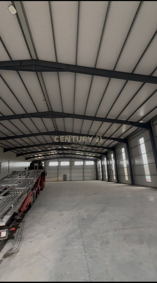 KAPANON Me Qira SHEN AVLASH Durrës - 2,500.00€ | 1300 m²