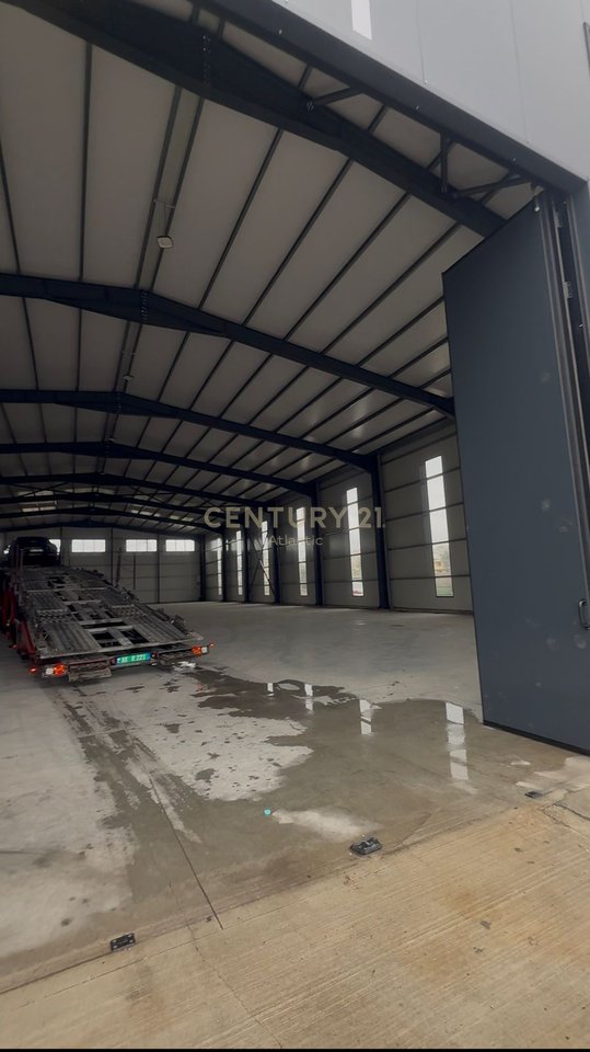 KAPANON Me Qira SHEN AVLASH Durrës - 2,500.00€ | 1300 m²