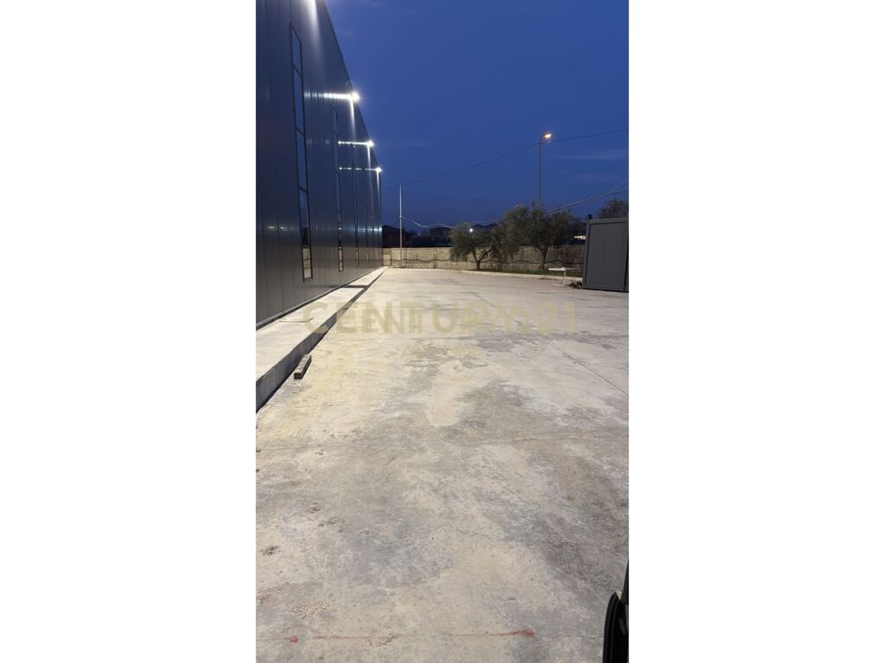 KAPANON Me Qira SHEN AVLASH Durrës - 2,500.00€ | 1300 m²