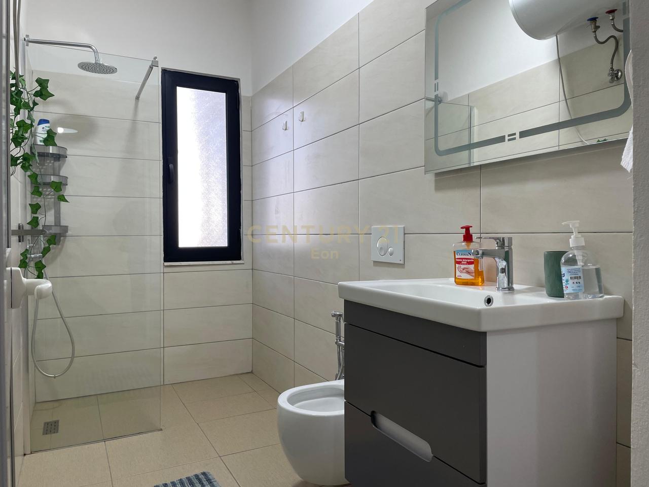 SHITET APARTAMENT  1+1 TE VILA ZOGUT, PAMJE DETI !