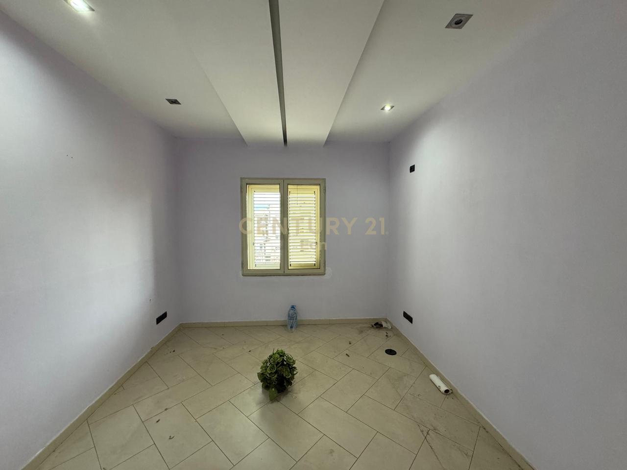 SHITET APARTAMENT 2+1, MUNDESI KTHIMI NE 3+1!