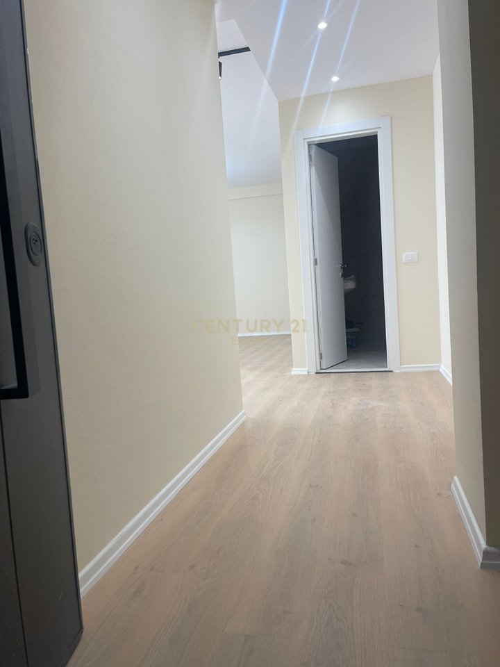 APARTAMENT 2+1 PER QIRA NE ASTIR