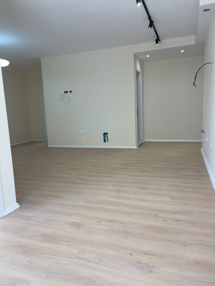 APARTAMENT 2+1 PER QIRA NE ASTIR