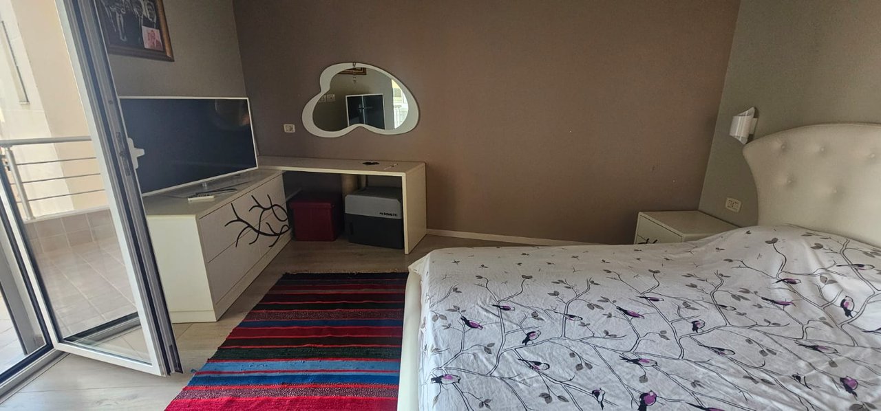 OFROHET PER SHITJE PENTHOUSE LUKSOZ ME PAMJE TE MREKULLUESHME TE DETIT!