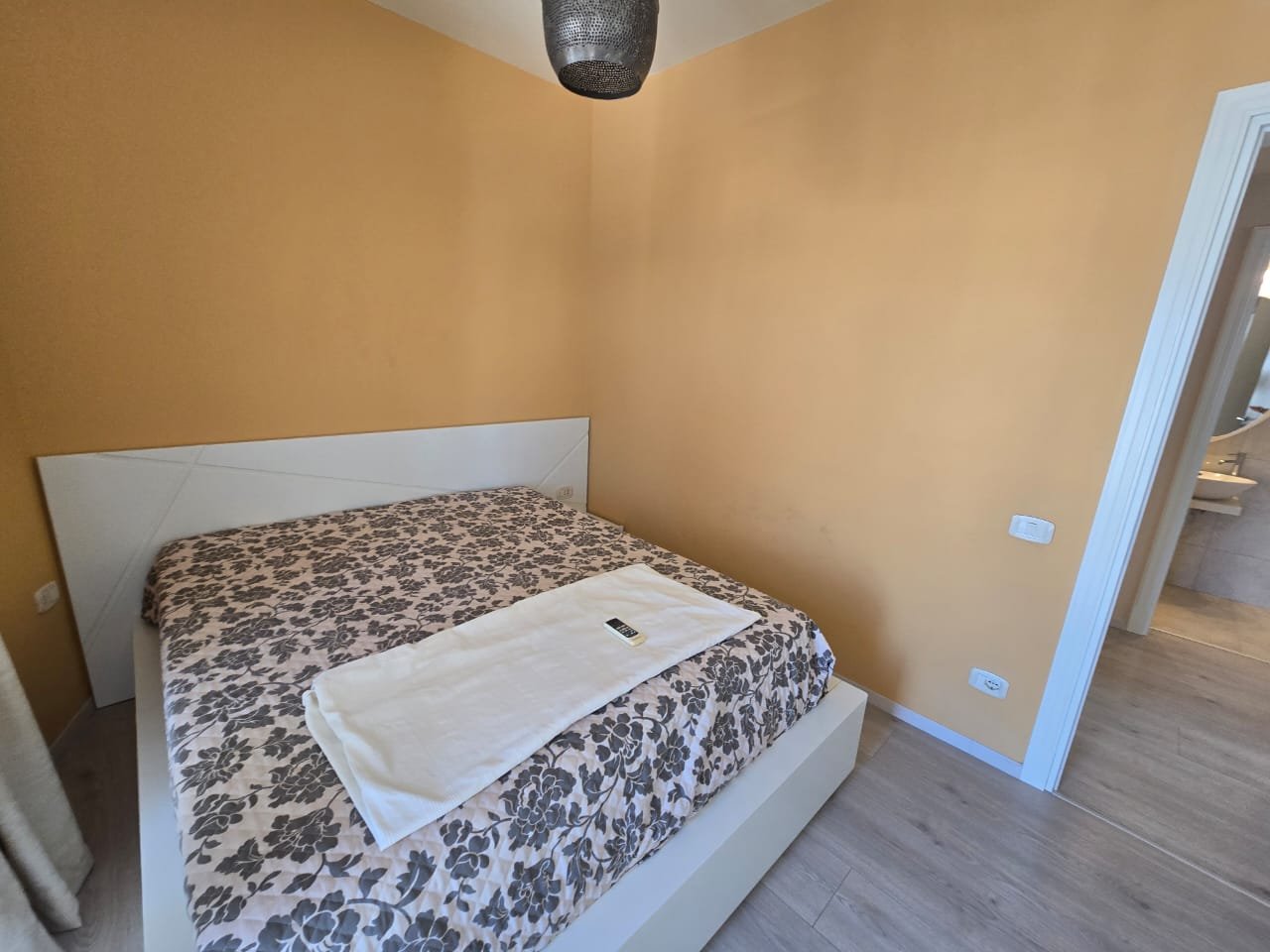 OFROHET PER SHITJE PENTHOUSE LUKSOZ ME PAMJE TE MREKULLUESHME TE DETIT!