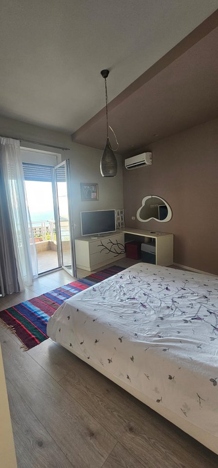 OFROHET PER SHITJE PENTHOUSE LUKSOZ ME PAMJE TE MREKULLUESHME TE DETIT!