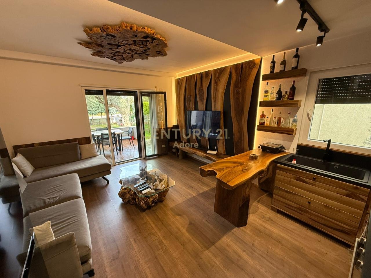 SHITET APARTAMENT1+1 + VERANDE + OBORR TEK REZIDENCA VALA MAR NE DURRES!