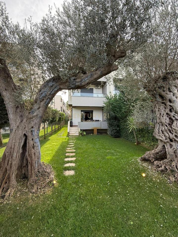 SHITET APARTAMENT1+1 + VERANDE + OBORR TEK REZIDENCA VALA MAR NE DURRES!