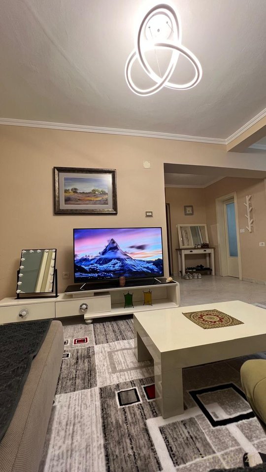 TEK CAFE FLORA SHESIM APARTAMENT 2+1