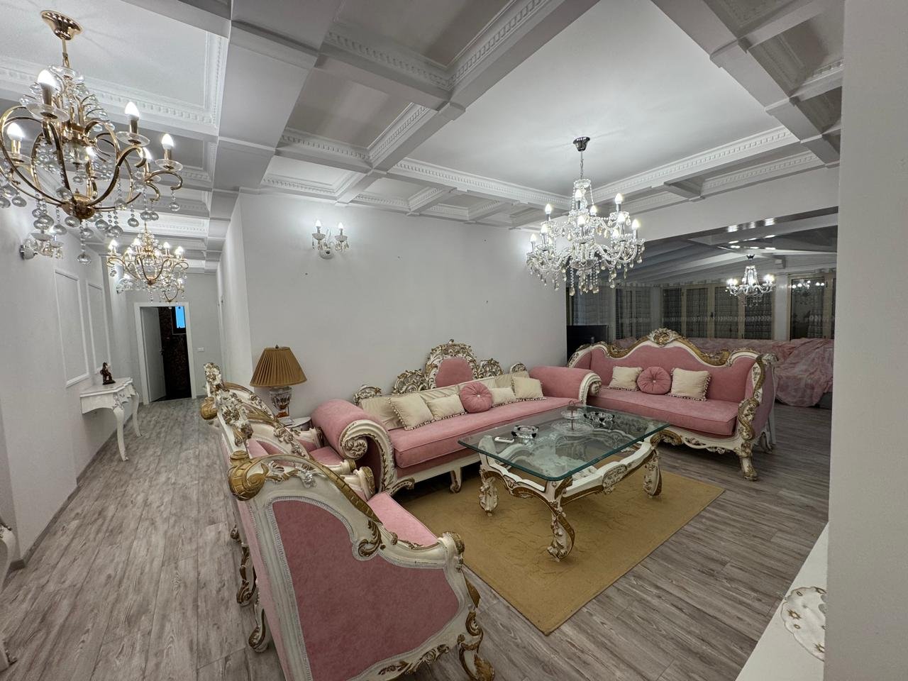 APPARTAMENTO 2+1+VERANDA, IN AFFITTO, VICINO AL BOULEVARD "ISMAIL QEMALI"!