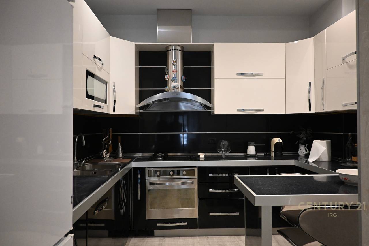 Appartamento 3+1 in affitto nel Complesso Delijorgji, Tirana