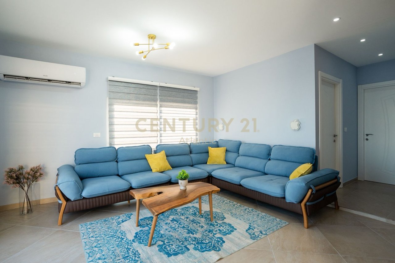 APARTAMENT 3+1+2T ME VERANDË 160 m² – PLAZH, DURRËS