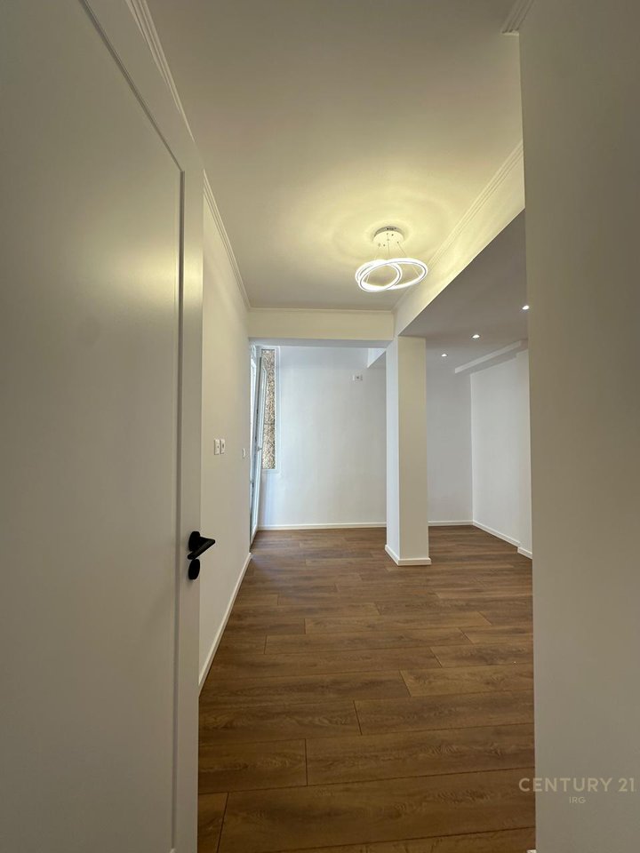 Apartment 2+1 for sale in Porcelan near the Fratari buildings!