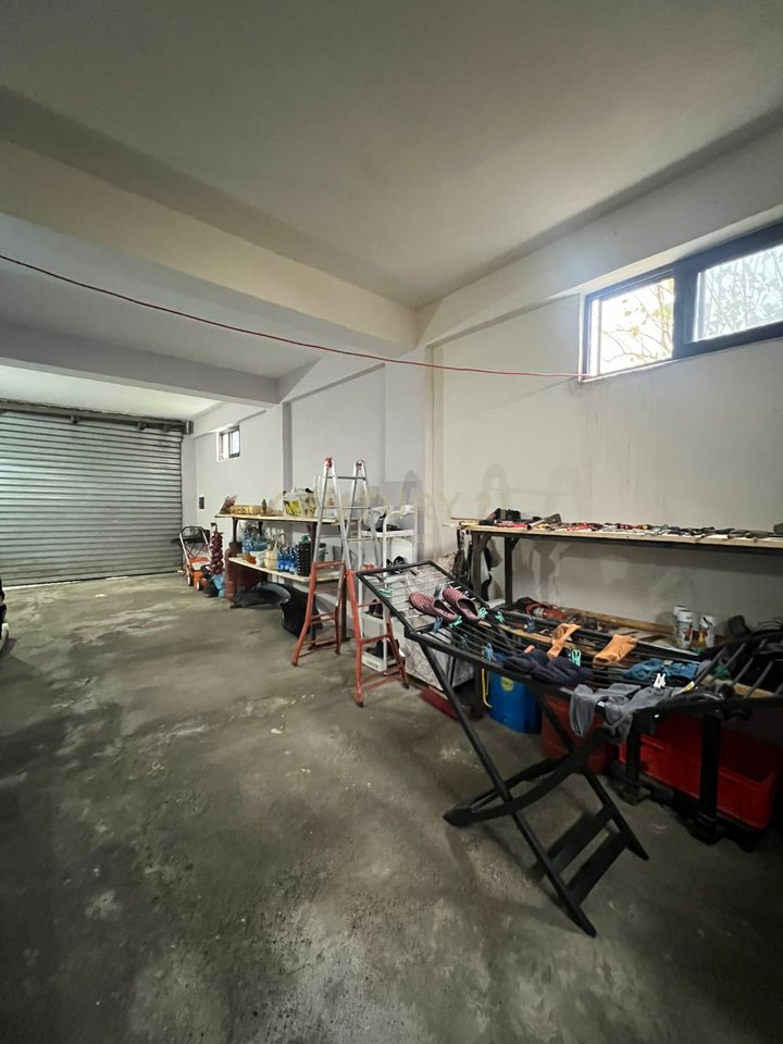 Vilë për Shitje ne Xhafzotaj !!