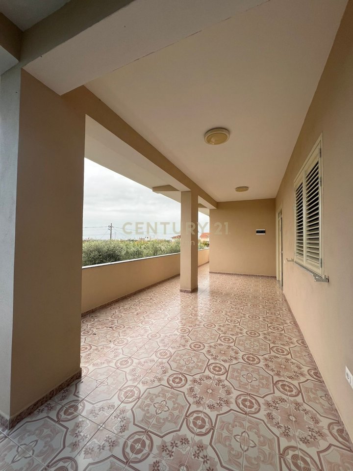 Vilë për Shitje ne Xhafzotaj !!