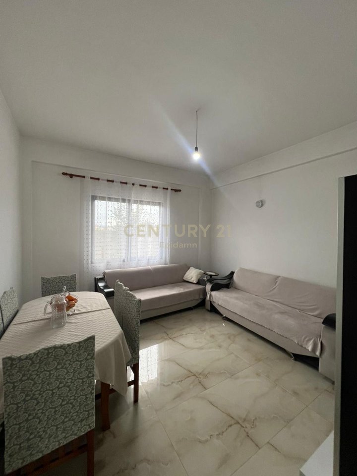 Vilë për Shitje ne Xhafzotaj !!