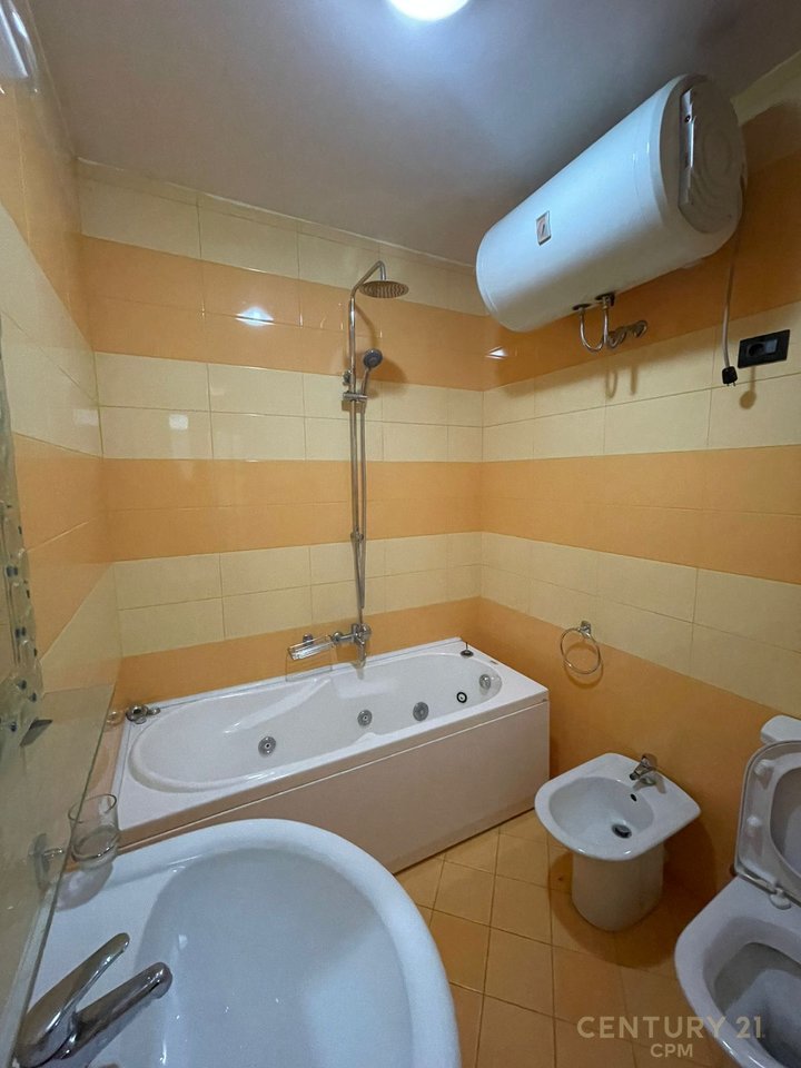 Apartment 2+1+2 For Rent near Garda, 127 m²