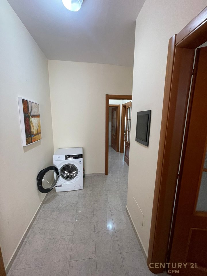 Apartment 2+1+2 For Rent near Garda, 127 m²